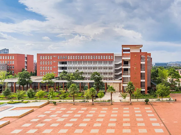 
		院校洗涤设备解决规划
	