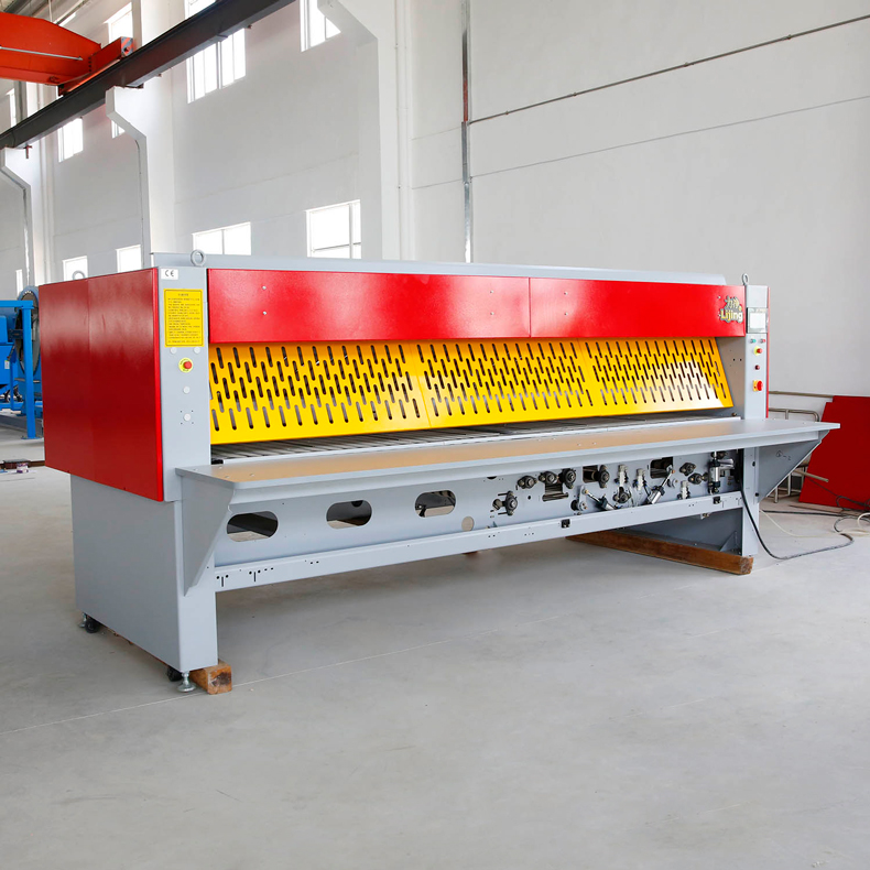 
		布草折叠机是有哪些结构组成？
		